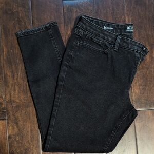 A.N.A Women's Skinny Jeans.